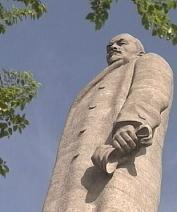 statue of Vladimir Lenin at Volga Don canal